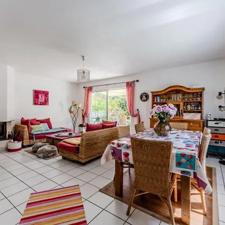 Дом отдыха Maison 6 Pers - Jardin Clos - Quartier Residentiel - Fr-1-521-259 *